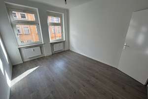 Schnell sein! Frisch renoviert und mit Balkon! – Otto-Richter-Straße 31, 39116 Sudenburg, Magdeburg – Vorschaubild 1