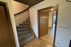 Einfamilienhaus mit Einliegerwohnung, Garage und Garten in Villingendorf – Die vollständige Adresse der Immobilie erhältst du vom Anbieter., 78667 Villingendorf – Vorschaubild 4