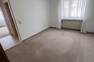 3 Zi- ETW, 93 qm Wfl., sehr ruhige Lage, großer Südbalkon, eigener Stellplatz und hochw. Einbauküche – Carl-Berg-Weg 7, 58509 Lüdenscheid – Vorschaubild 9