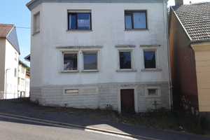 RESERVIERT !!!Teilweise renovierte, freistehende Immobilie mit 3 Wohnungen in Spiesen-Elversberg zu  – Neunkirchen (Kreis) – Vorschaubild 2