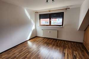 4-Zimmer-Dachgeschosswohnung mit großer Wohnküche – Die vollständige Adresse der Immobilie erhältst du vom Anbieter., 72574 Bad Urach – Vorschaubild 7