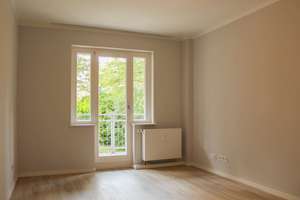 +++ Bezugsfrei! - Modernisierte Eigentumswohnung mit Balkon und Einbauküche +++ – Die vollständige Adresse der Immobilie erhältst du vom Anbieter., 1237 Prohlis-Nord, Dresden – Vorschaubild 9