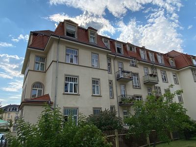 * schöne 3 -Zimmer-Wohnung im Mansardgeschoss in zentraler Lage *