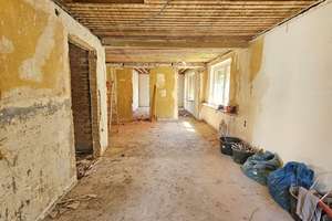 Ihr Zuhause, Ihre Ideen, Ihr Projekt -
Freistehendes Einfamilienhaus in bester Lage zur Sanierung – Die vollständige Adresse der Immobilie erhältst du vom Anbieter., 26127 Dietrichsfeld, Oldenburg (Oldenburg) – Vorschaubild 2