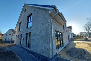 Lichtdurchflutete Doppelhaushälfte - Neubau/Erstbezug mit moderner Einbauküche – Die vollständige Adresse der Immobilie erhältst du vom Anbieter., 25451 Quickborn – Vorschaubild 5
