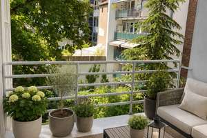 Großzügige 111-m²-Altbauwohnung mit Balkon – attraktive Kapitalanlage mit Perspektive
