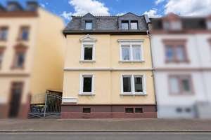 Charmantes Dreifamilienhaus in ruhiger Lage