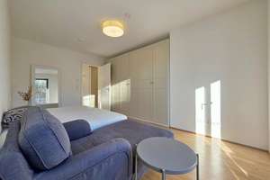Barrierefreie 2-Zimmer-Garten-Wohnung mit Wasserblick, EBK, Fußbodenheizung und TG-Stellplatz! – Die vollständige Adresse der Immobilie erhältst du vom Anbieter., 10589 Charlottenburg, Berlin – Vorschaubild 9