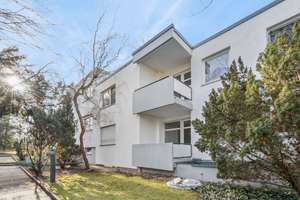 Wohnen in Berlin-Grunewald: Gepflegte Hochparterre-Wohnung mit Balkon