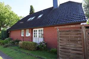 Solides Zweifamilienhaus (1995) in Meiendorf – Die vollständige Adresse der Immobilie erhältst du vom Anbieter., 22145 Rahlstedt, Hamburg – Vorschaubild 1
