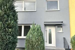 Modernes, saniertes Reihenmittelhaus – mit zusätzlichem Hobbyraum im Keller! – Die vollständige Adresse der Immobilie erhältst du vom Anbieter., 95445 Grüner Baum/Festspielhügel, Bayreuth – Vorschaubild 1