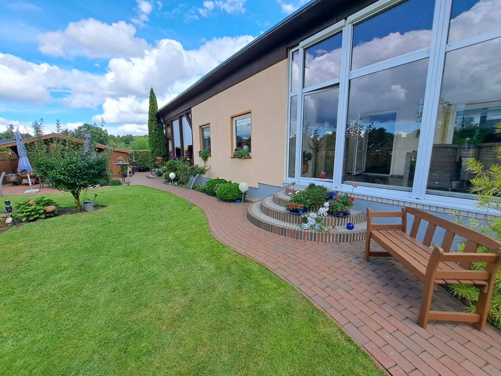 Immobilie in Basedow - Sichern Sie sich Ihre traumhafte Ferienimmobilie am Malchiner See! - Bild 0