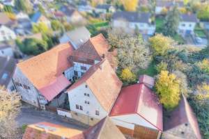 Charaktervolles Bauernhaus mit Galerie, Scheunen, Garage und Auto-Stellplätzen – Die vollständige Adresse der Immobilie erhältst du vom Anbieter., 74912 Kirchardt – Vorschaubild 2