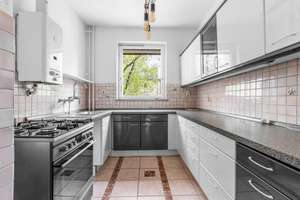 Balkonmomente im Grünen – charmante Wohnung mit viel Licht – Die vollständige Adresse der Immobilie erhältst du vom Anbieter., 12279 Marienfelde, Berlin – Vorschaubild 3