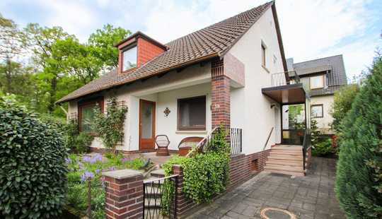 Bild von In Waldrandlage und doch mitten in Wolfsburg! Einfamilienhaus mit idyllischem Garten.
