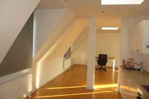 Zentral. modern. EBK. Bad mit Wanne u. Dusche, Kehrwochenservice. Loggia, TG-Platz – Hauptstätterstraße 112, 70178 Karlshöhe, Stuttgart – Vorschaubild 4