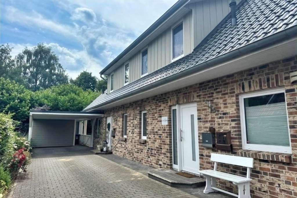 Immobilie in Deinstedt - Stilvolles Einfamilienhaus mit 2 Einliegerwohnungen! - Bild 2