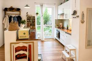 Stilvolle Gartenwohnung mit zwei privaten Gärten und besonderem Wohnkonzept im Beginenhof – Erkelenzdamm 57, 10999 Kreuzberg, Berlin – Vorschaubild 12