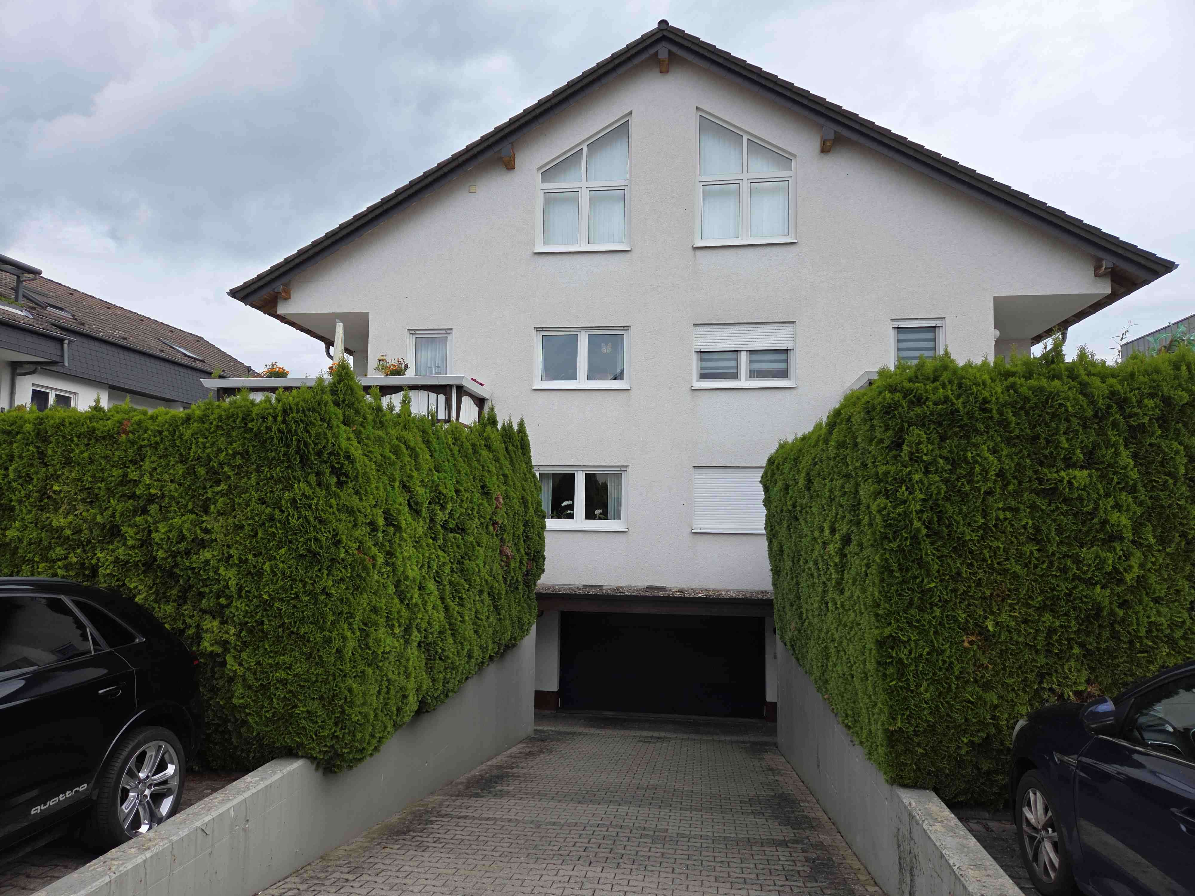 Ruhige, verkehrsgünstige 3-Zi. Whg. mit Balkon in Bad Camberg, Limburg Weilburg Kreis – Bild 1