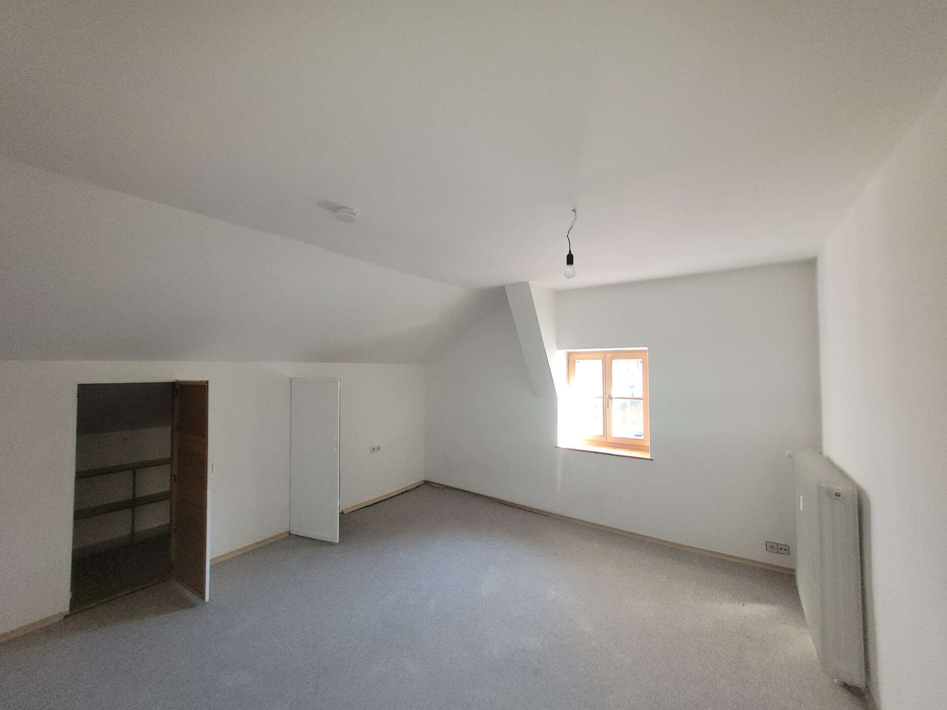 Immobilie in Gmund - Panoramablick & Ausbaupotential - einzigartige Dachgeschosswohnung in Seenähe - Bild 6