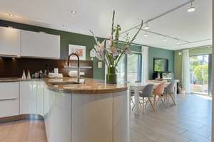 Großräumiges Reihenendhaus mit hochwertiger Ausstattung und Einliegerwohnung in Harheim – 60437 Harheim, Frankfurt am Main – Vorschaubild 7
