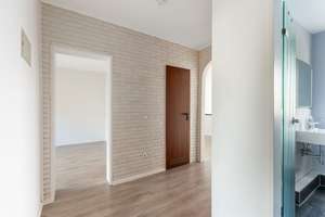 Großzügige 2-Zimmer Wohnung mit Panoramablick in Düsseldorf-Ludenberg! – Die vollständige Adresse der Immobilie erhältst du vom Anbieter., 40629 Ludenberg, Düsseldorf – Vorschaubild 2