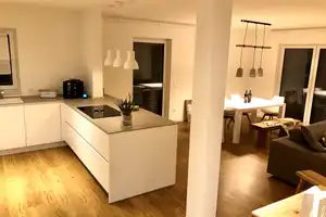 Stilvoll & Modern: Exklusive Doppelhaushälfte in Bestlage von Bad Bramstedt mit unverbaubarem Blick – An der Osterau 22b, 24576 Segeberg (Kreis) – Vorschaubild 17
