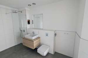 Sofort bezugsfreie 2-Zimmer-Wohnung mit Sondernutzungsrecht für Terrasse & Gartenanteil – Die vollständige Adresse der Immobilie erhältst du vom Anbieter., 4315 Neustadt-Neuschönefeld, Leipzig – Vorschaubild 1