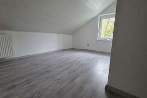 Helle und gut geschnittene DG (84 m², 4 Zimmer) in ruhiger Wohnlage – Regensburg (Keilberg) – Die vollständige Adresse der Immobilie erhältst du vom Anbieter., 93055 Brandlberg-Keilberg, Regensburg – Vorschaubild 8