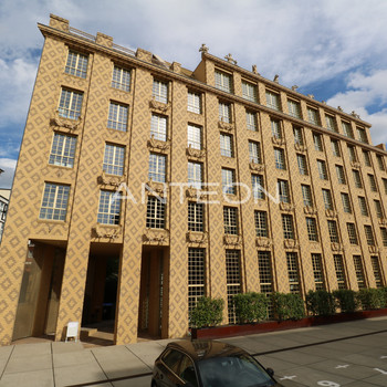 Gelbes Haus | Dachterrasse | Hochwertige Showroom-Flächen