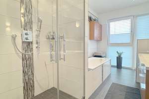 Luxuriöse Eigentumswohnung mit Kamin, Einbauküche und zwei Stellplätzen in moderner Anlage in der... – Die vollständige Adresse der Immobilie erhältst du vom Anbieter., 28217 Überseestadt, Bremen – Vorschaubild 31