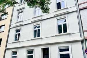 Helle, hochwertig sanierte 2-Zimmer-Altbauwohnung in Frankfurt