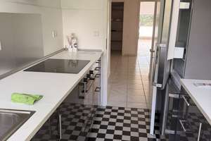 Frisch sanierte 3 Zimmer Wohnung mit zwei Balkonen in Rheinlage von Düsseldorf – 40545 Oberkassel, Düsseldorf – Vorschaubild 9
