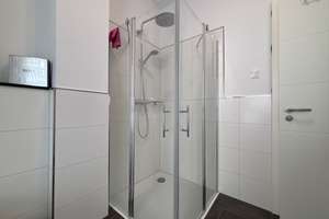 Bremerhaven - Mitte // 2 Zimmer-Mietwohnung in gehobenem Standard mit Balkon und Wasserblick – Die vollständige Adresse der Immobilie erhältst du vom Anbieter., 27568 Mitte, Bremerhaven – Vorschaubild 6