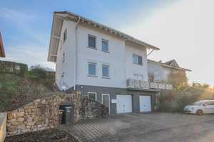 Bezugsfreies Einfamilienhaus mit Einliegerwohnung in Dangstetten – Waldshut (Kreis) – Vorschaubild 2