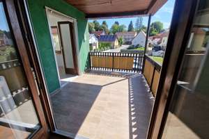 Schöne, gepflegte, geräumige 3,5 Zimmer Wohnung mit Balkon