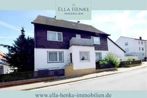 Großzügiges Einfamilienhaus zum Modernisieren mit 6 Zimmern, Garten, Keller + Garage.