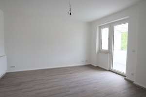 Modernisierte 2 Zimmer-Wohnung mit Wohnküche und Balkon!  – Osnabrücker Str. 22, 45145 Frohnhausen, Essen – Vorschaubild 4