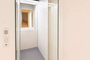 Wohnen auf höchstem Niveau – exklusive 4,5-Zimmer-Maisonette in bester Lage – Die vollständige Adresse der Immobilie erhältst du vom Anbieter., 76133 Innenstadt-Ost, Karlsruhe – Vorschaubild 9