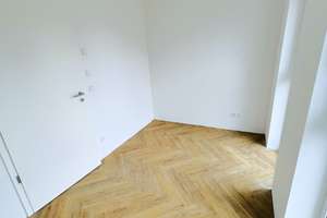 Sehr ruhige Wohnung zum Innenhof mit EBK, Abstellkammer, Balkon und Waschmaschinenanschluss! – Otto-Franke-Straße 45, 12489 Adlershof, Berlin – Vorschaubild 6