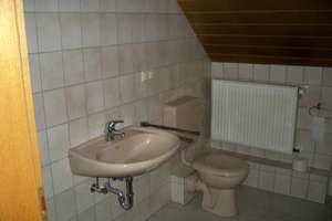 Helle 2-Zimmer Dachgeschosswohnung in Wiesbaden-Biebrich – Die vollständige Adresse der Immobilie erhältst du vom Anbieter., 65203 Biebrich, Wiesbaden – Vorschaubild 7
