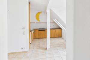 Haidhausen: Stilvolle Altbauwohnung mit Süd-Balkon, Aufzug & großem Entwicklungspotenzial – Die vollständige Adresse der Immobilie erhältst du vom Anbieter., 81667 Haidhausen Süd, München – Vorschaubild 8