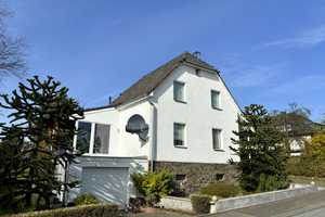 Geräumiges Einfamilienhaus mit Terrasse und Garage - ideal für die kleine Familie! – Altenkirchen (Westerwald) (Kreis) – Vorschaubild 3