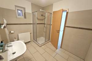 Großzügiges Toskana-Reiheneckhaus mit 5 Zimmer, 1 Appartement und 2 Terrassen in Schierling – Die vollständige Adresse der Immobilie erhältst du vom Anbieter., 84069 Schierling – Vorschaubild 21