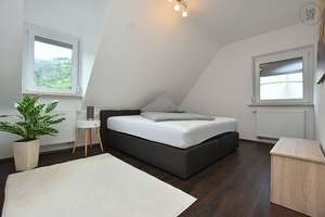 Sonnige, sehr schöne und modern möblierte Wohnung in Stuttgart Wangen – Die vollständige Adresse der Immobilie erhältst du vom Anbieter., 70327 Wangen, Stuttgart – Vorschaubild 2