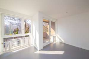 1 Zi-Whg mit Südbalkon EBK Aufzug im VH 2. OG mit Blick ins Grüne – Fehlerstrasse 8, 12161 Friedenau, Berlin – Vorschaubild 2