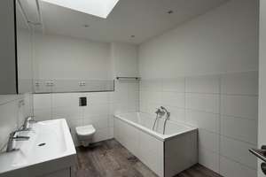 * hochwertige Penthousewohnung mit perfekter Infrastruktur * – Die vollständige Adresse der Immobilie erhältst du vom Anbieter., 12621 Kaulsdorf, Berlin – Vorschaubild 5