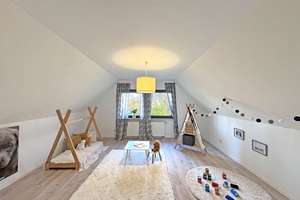 Reinfeld - mod. 6 Zimmer Doppelhaus in ruhiger Sackgassenlage - ideal für die Familie – Die vollständige Adresse der Immobilie erhältst du vom Anbieter., 23858 Reinfeld (Holstein) – Vorschaubild 15
