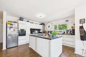 - Wohntraum - KfW-70-Haus mit Kamin, PV-Anlage und 927 m² Grundstück in Ruhiger Lage von Echzell – Die vollständige Adresse der Immobilie erhältst du vom Anbieter., 61209 Echzell – Vorschaubild 13