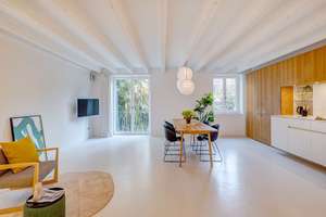 Au: Helle 2,5-Zimmer Wohnung im Loft-Stil mit Kamin – frei